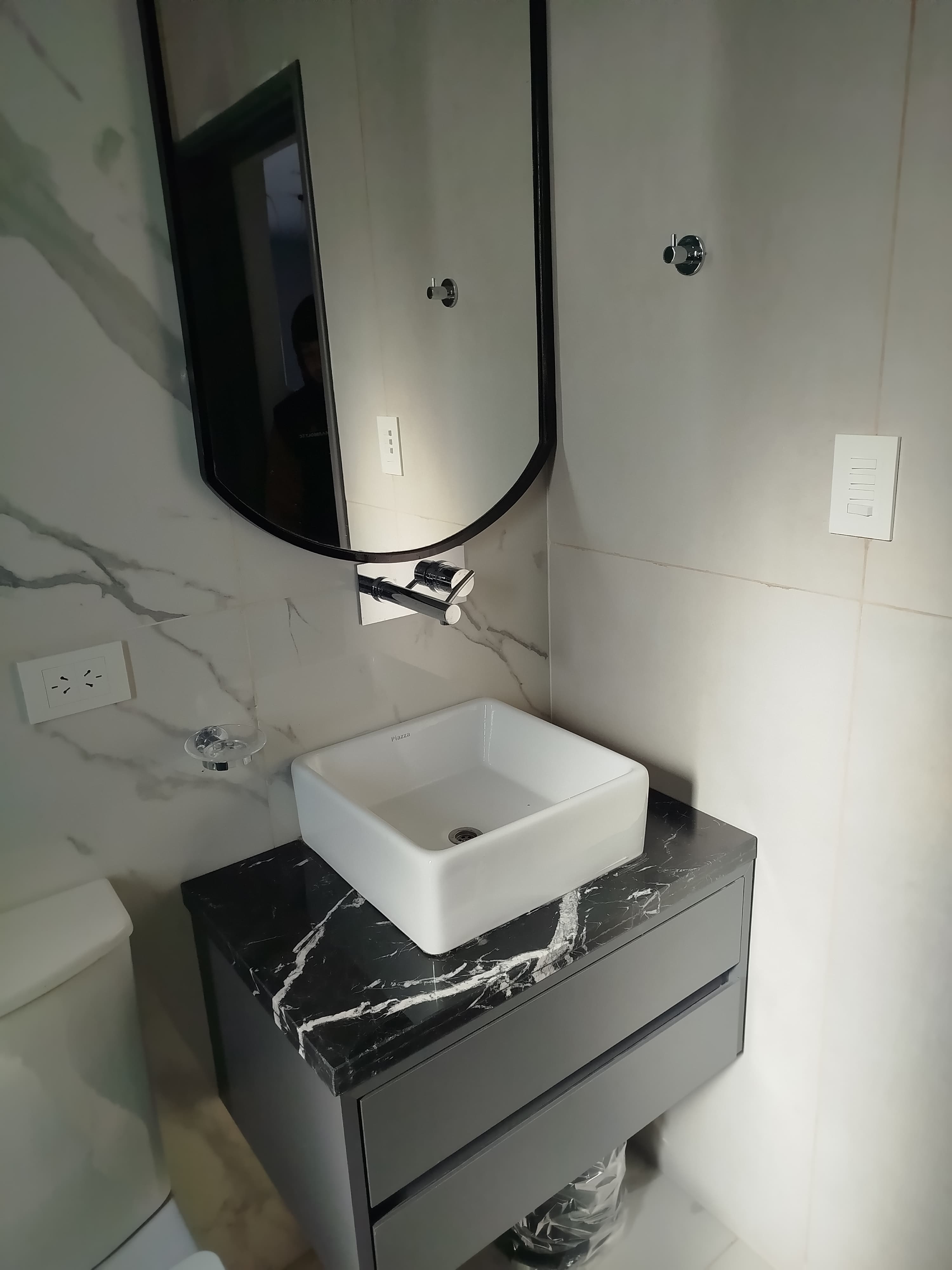 Mesada en Marmol Negro Marquina
